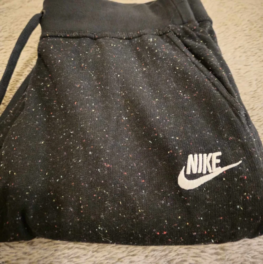 Used womens nike speckled multi colored sweat pants . - Picture 1 of 4